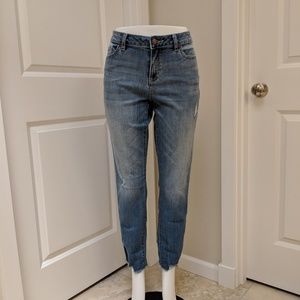 Distressed Denim Skinny Frayed Jeans